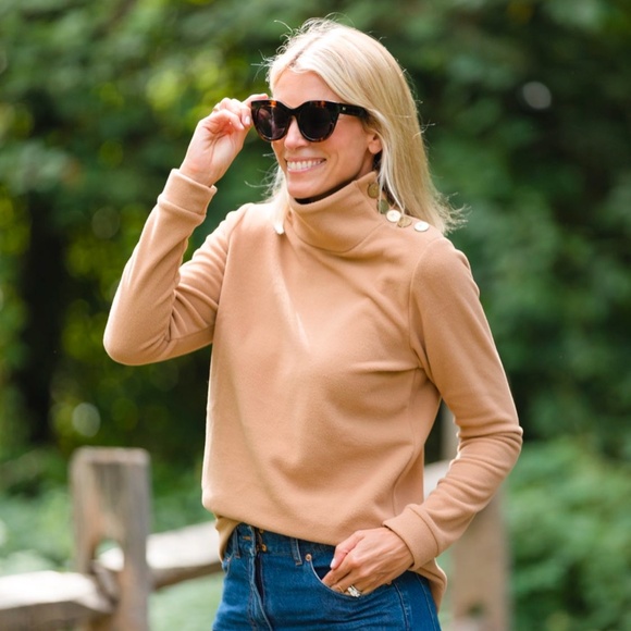 NWT Dudley Stephens Cream Meadow Greenpoint Turtleneck in Vello Fleece, Medium - Picture 10 of 11